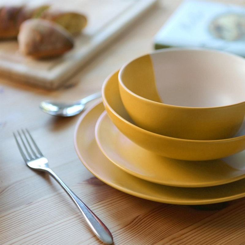 Stoneware Dinnerware - Service for 4, Yellow