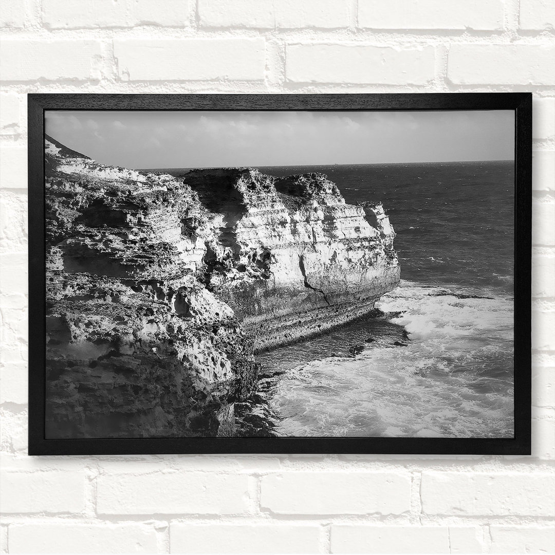 The Waves On The Ocean Cove B N W - Closed Corner Frame Kunstdrucke auf Holz