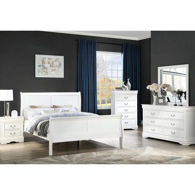 Bedroom Furniture: Queen Size Solid Wood Bed In White With French Drawer And Metal Glides White, Fitted Bottoms For A Mesmerizing Experience