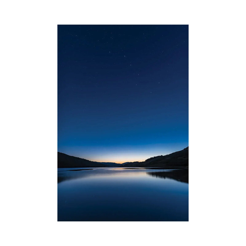 «The Big Dipper in Deep Sunset Twilight Over Reesor Lake, Alberta, Canada» par Alan Dyer - photographie sur toile tendue