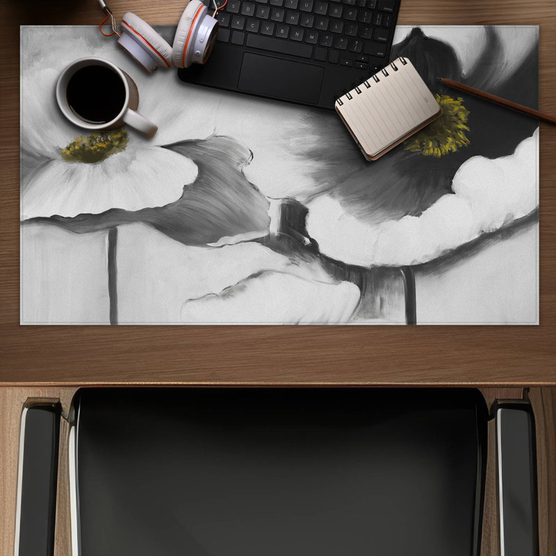 Black and white flowers - 14.00"x24.25" Desk mat