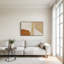 Art mural encadré abstrait moderne biologique, impression décorative beige brun chaud avec accent moucheté doré, cadre en alliage d'aluminium, surface facile à nettoyer texturée sur toile et ensemble de suspension complet