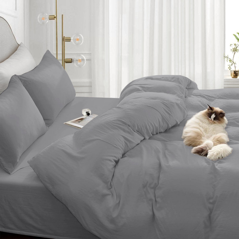 4-Piece Microfiber Duvet Cover Set – Pillowcases & Fitted Sheet, King Duvet Cover  + 3 Additional Pieces, Silver