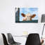 «Peeking Cow» par Clara Bastian - reproduction de photo sur toile tendue-55903663