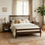 Lit de style traditionnel avec tête et pied de lit, lit en bois de pin avec cadre renforcé, front-129699235-129699236