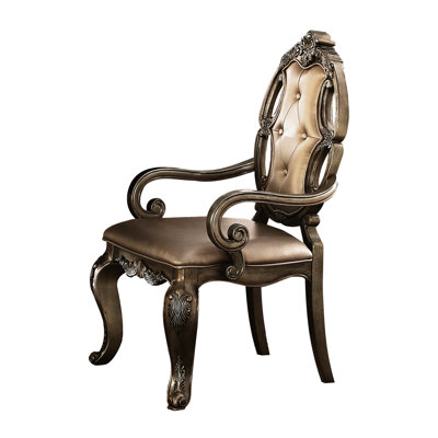 Paire de fauteuils rétro - siège et dossier rembourrés, moulures couronnées à volutes élégantes, tablier en bois robuste avec deux dossiers à 2 coussins, élégant