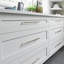 Riverside Bar pull-105752032-37214833