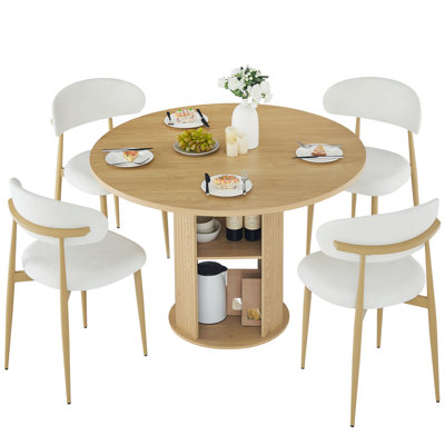 La table de salle à manger de 47,24 po (pour 2 à 4 personnes) avec deux chaises de salle à manger combine des styles moderne et campagnard, avec une tablette de rangement à deux niveaux, idéale pour les salles à manger ou les espaces de vie. Naturel