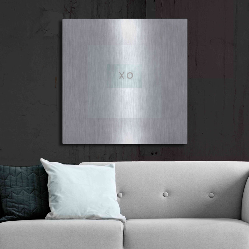 «XO Box» par Linda Woods, H 36 po x l 36 po