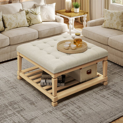 Pouf cocktail carré de 81 cm (32 po) capitonné avec garniture cloutée, cadre en bois massif et tablette de rangement ouverte