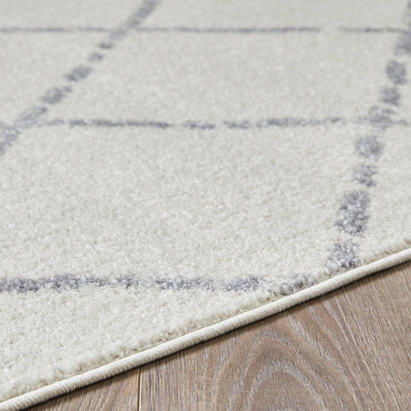 Christine Bennita Cream Area Rug, Rectangle 3'3" x 5'3"