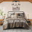 Édredon 5 pièces double / grand rayé à chevrons avec coussins, couleur brune. Coussins décoratifs en microfibre, lavables et nettoyantes. Tissu en microfibre, nettoyable-129844933