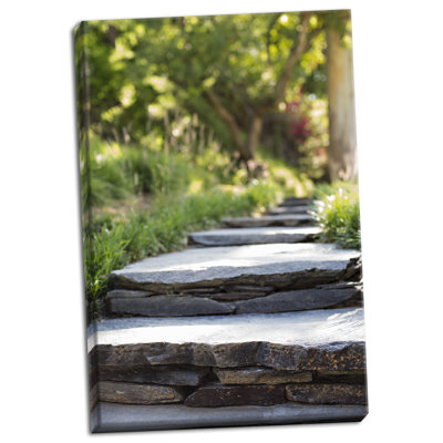 « layered stone path », reproduction de photo