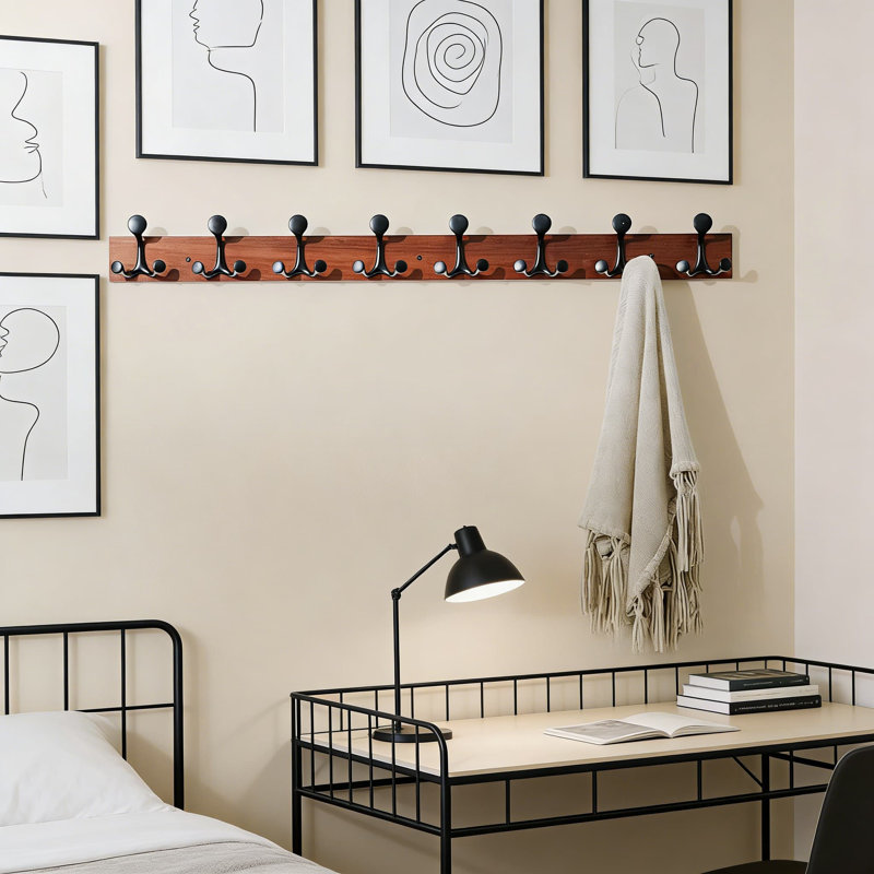 Portemanteau mural de 43 pouces avec 8 crochets triples, organisateur de vestibule en bois massif pour manteaux, sacs et fournitures pour animaux de compagnie, conception robuste et peu encombrante pour la maison, le bureau ou la salle de classe