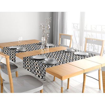 Chemin de table Karas
