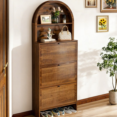 Armoire à chaussures arquée pour le hall d'entrée avec 3 tiroirs rabattables, armoire de rangement pour chaussures étroite avec panneau cannelé pour le couloir