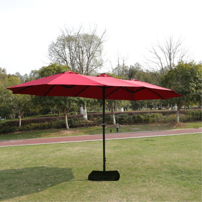 Parasol de patio extérieur double 15X9pi avec base - rouge. Très grand abat-jour pour la cour ou la piscine. Auvent, structure en acier, manivelle facile, évent rouge et base. Plage supplémentaire, jardin. -, rouille