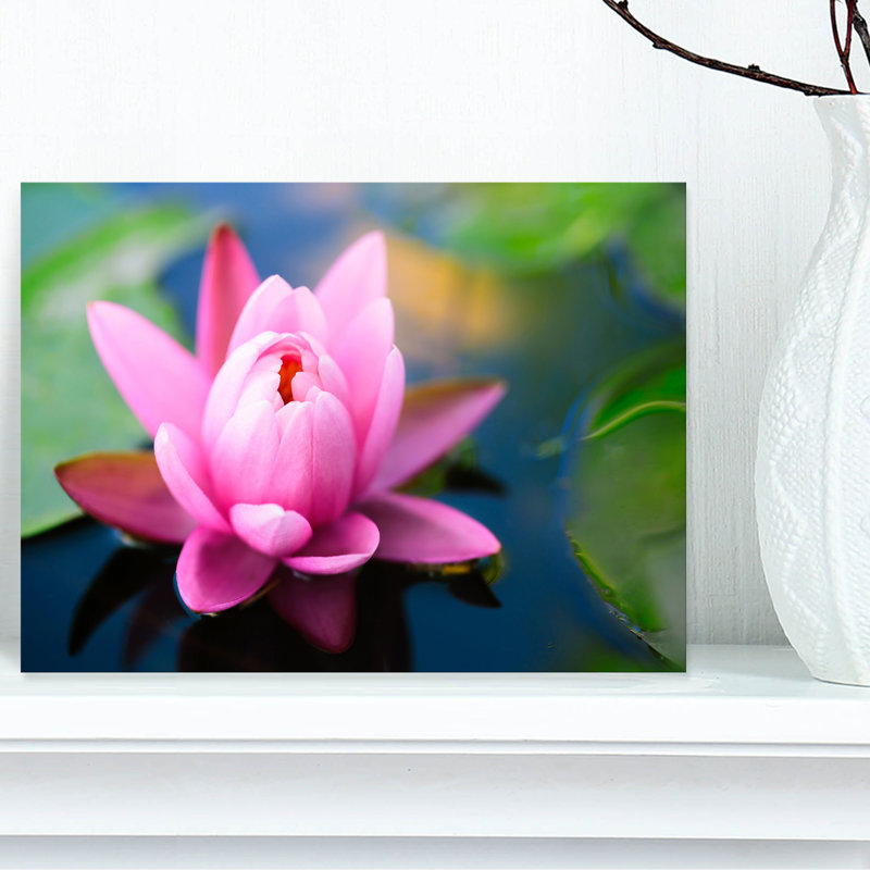 «Large Lotus Flower in the Pond», reproduction de photo sur toile tendue encadrée, H 8 po x l 12 po x P 1 po, Toile tendue
