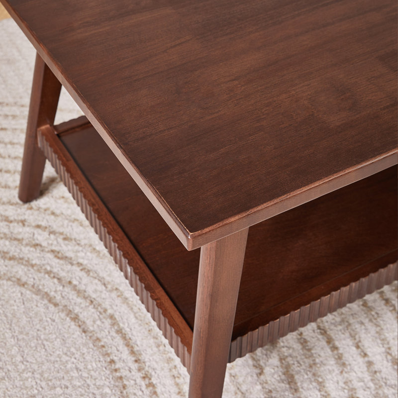 Table basse rectangulaire en hévéa massif avec tablette de rangement inférieure, style moderne du milieu du siècle, pieds inclinés, couleur noyer brun
