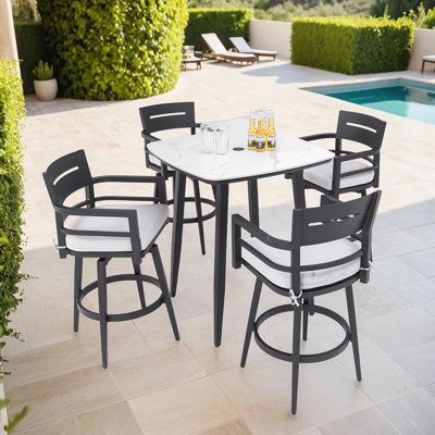 Ensemble de bar d'extérieur avec design élégant et matériaux durables pour des rassemblements relaxants