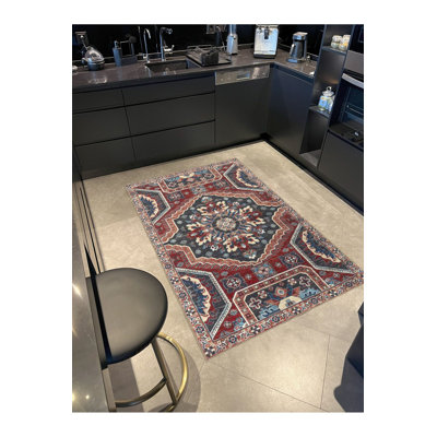 Tapis décoratif gris traditionnel lavable à la machine