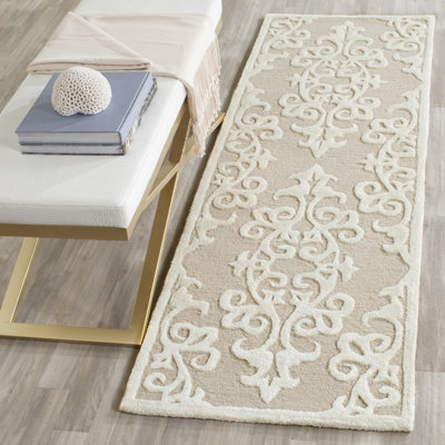 Harger Hand Tufted Wool/Viscose Damask Rug in Sand/Ivory