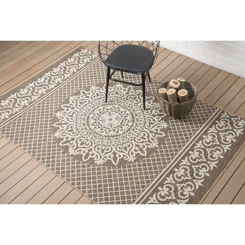 Tapis floral brun / beige intérieur / extérieur Floral, Rectangle 5 pi 3 po x 7 pi 7 po