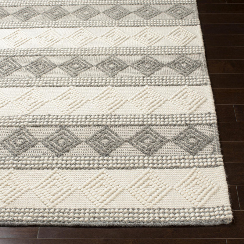 Latrissa Geometric Indoor Rug, Runner 2'6" x 8'
