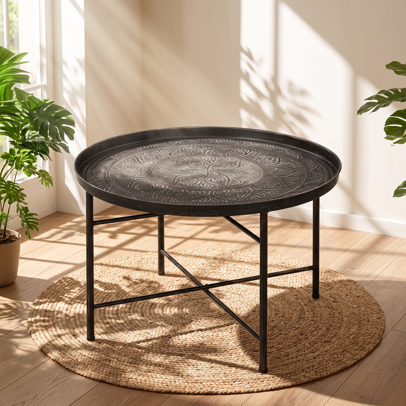 Table basse HOMCOM en métal à plateau floral martelé, 61 cm L x 61 cm P x 40 cm H