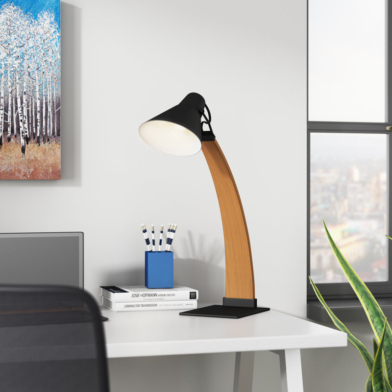 Lampe de table arquée 22,5 po Lotte, Noyer / Noir, 22.25" H x 6" W x 19" D