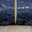 Tapis géométrique à poils longs bleu marine-1120745682
