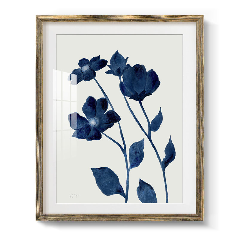 Indigo Bloom I, reproduction encadrée, Blanc, Papier avec cadre noyer