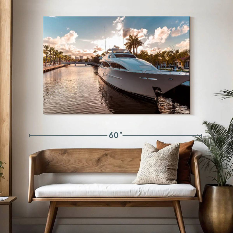 Mehar Yacht At Fort Lauderdale, H 34 po x l 51 po