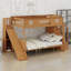 Lit superposé avec glissade et escalier de rangement optimisant l'espace dans les chambres à plusieurs enfants-779593897
