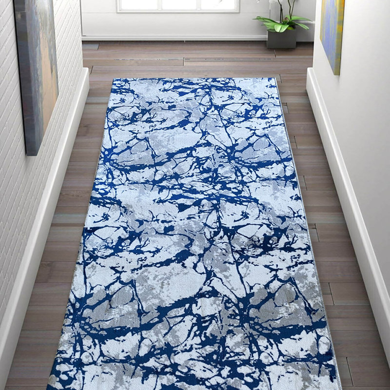 Tapis gris / bleu foncé en polyester tissé à la machine Nirimba, Tapis de couloir 2 pi 7 po x 16 pi 5 po