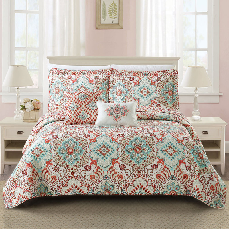 5 Piece Bennington Printed Microfiber Quilt Set, Queen Bedspread + 2 Shams + 2 Throw Pillows