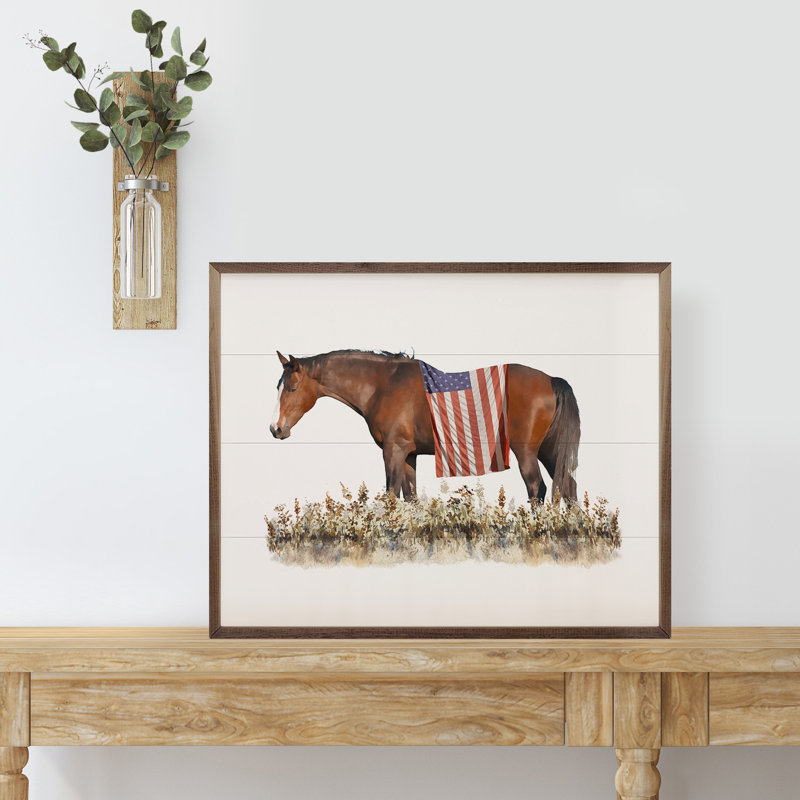 Cheval avec drapeau américain, H 16 po x l 20 po