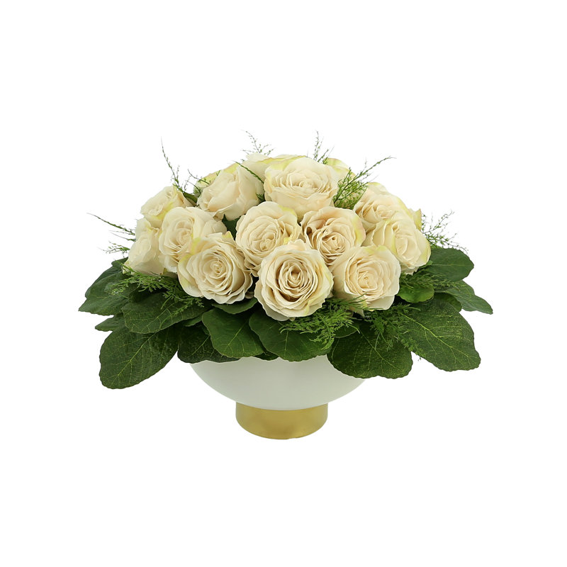 Arrangement floral rose dans un vase