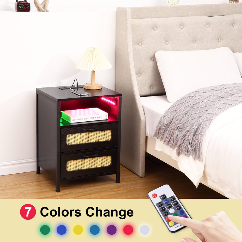Table de chevet avec station de recharge, table d'appoint moderne avec ports USB et prises Ã©lectriques