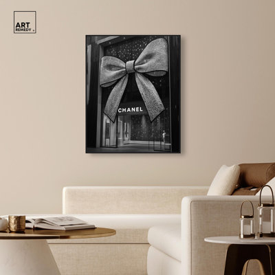 Big Bow Noir Store, reproduction d'art sur toile par Art Remedy