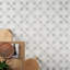 Carreau de porcelaine mat 8,77 po x 8,77 po Plumeria-482809782