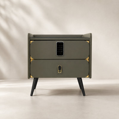 Table de chevet moderne et luxueuse de 50 cm de hauteur, verte et beige, avec deux tiroirs, verrouillage par code, chargement sans fil et pieds noirs, idéale pour la chambre à coucher.