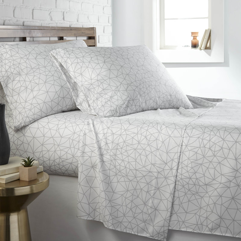 Vilano Choice Geometric Microfiber Sheet Set, Queen, White/Gray