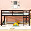 Lit mezzanine simple en bois avec échelle-499246109