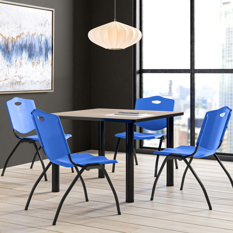 Plateau de table Kee Square, 4 chaises empilables, H 30 po x l 29 po x P 29 po, Noir, Cerisier