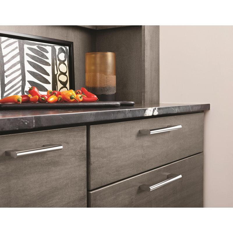 Poignée d'armoire chromée polie d'un centre à l'autre de 5 1/16 po (128 mm) Versa - paquet de 25, 5 1/16", Chrome poli