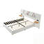 Lit plateforme tapissier avec prises doubles, charge USB, coussins de chevet et tablettes de rangement pour une commodité moderne-442106695