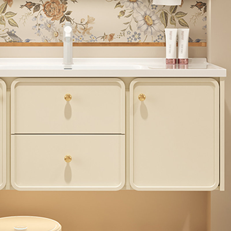 Armoire de salle de bain style français