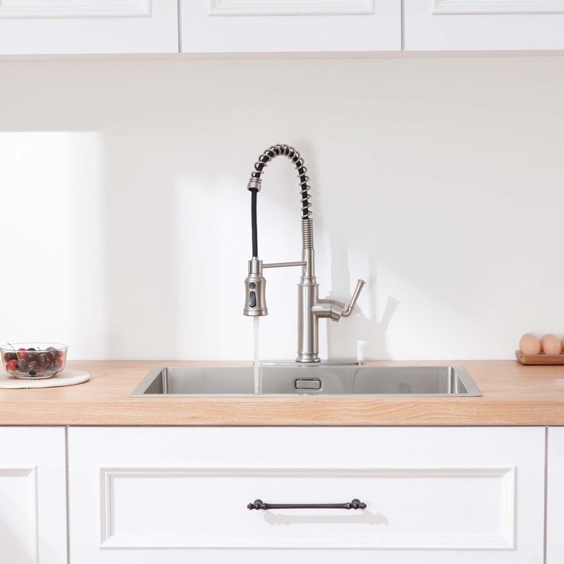 Robinet de cuisine moderne à capteur infrarouge sans contact: conception élégante mains libres en acier inoxydable pour une cuisine économe en eau