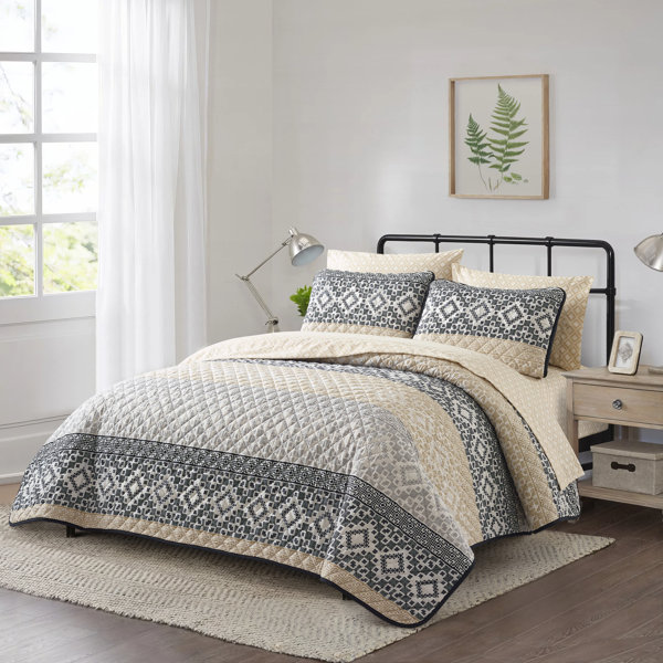 Union Rustic Kussell Polyester Geometric Shapes Quilt Set & Reviews ...